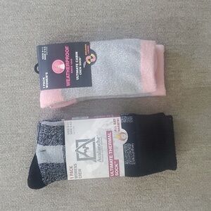 2 pairs of thermal crew socks